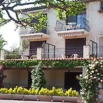 Castel Garoupe 3* אנטיב