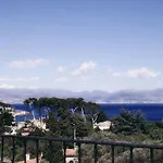 Castel Garoupe מלון