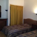 מלון Castel Garoupe אנטיב