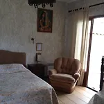 מלון Castel Garoupe
