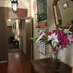 Castel Garoupe מלון אנטיב