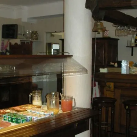 Отель Castel Garoupe 3*