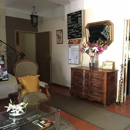 Castel Garoupe Отель