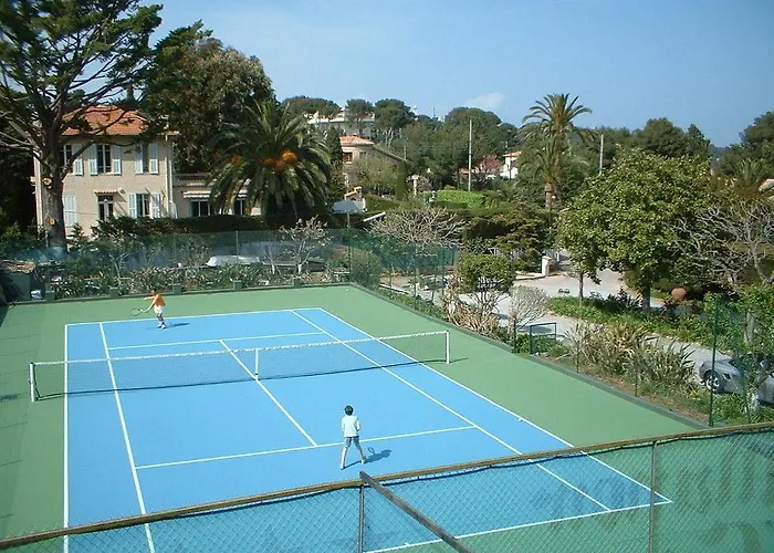 Castel Garoupe Hotel