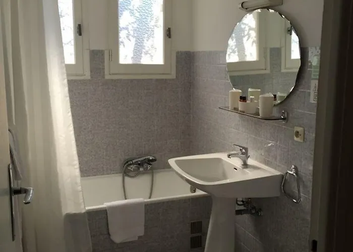 Castel Garoupe 3* Антиб