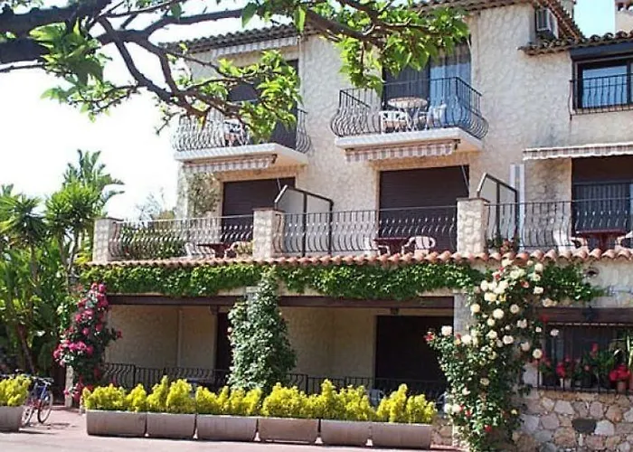 Castel Garoupe 3* Антиб