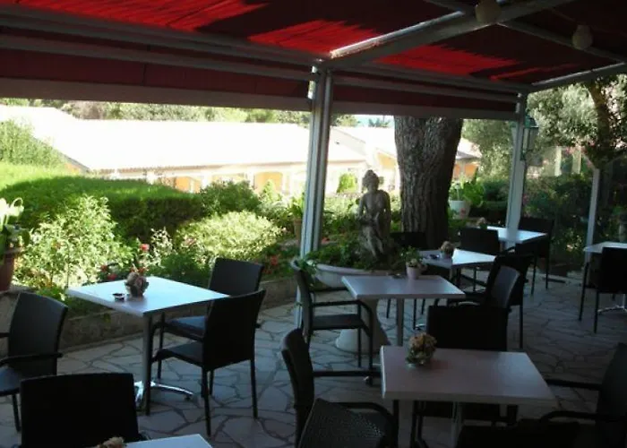 Castel Garoupe 3* Антиб