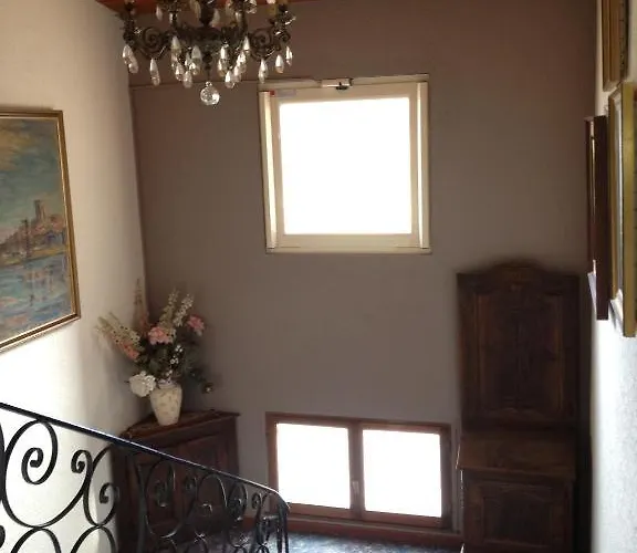 Castel Garoupe 3* Антиб