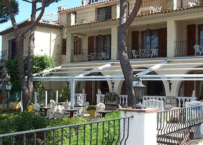 Castel Garoupe Hotel 3*