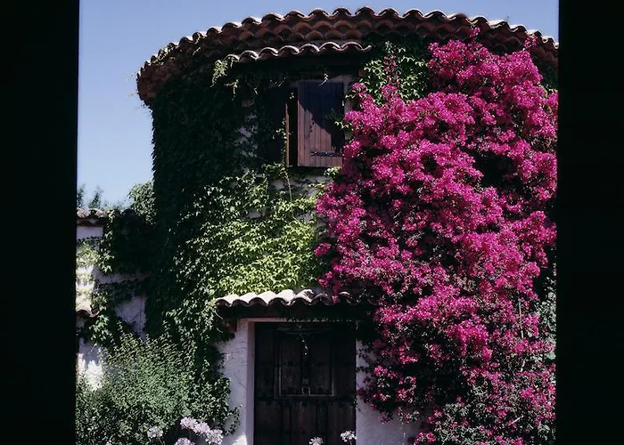 Castel Garoupe Hotel 3*