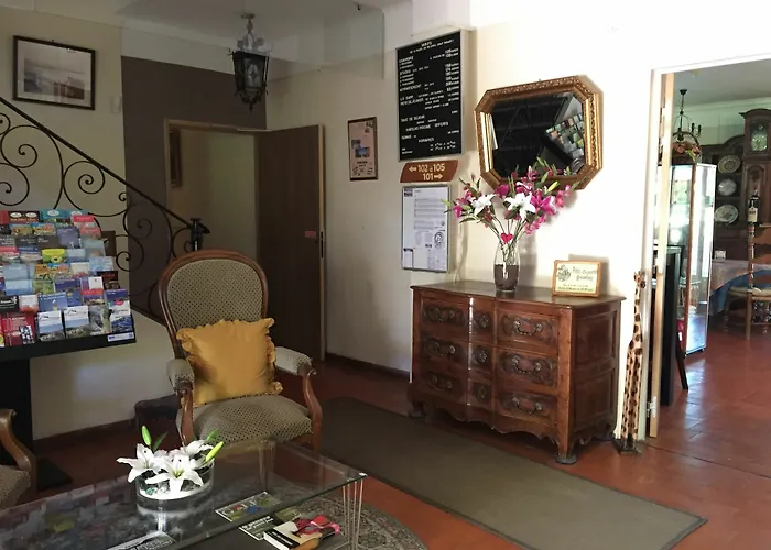 Castel Garoupe Hotel